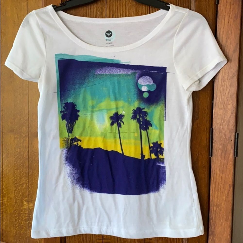 ROXY t-shirt with palm trees (medium)⭐️